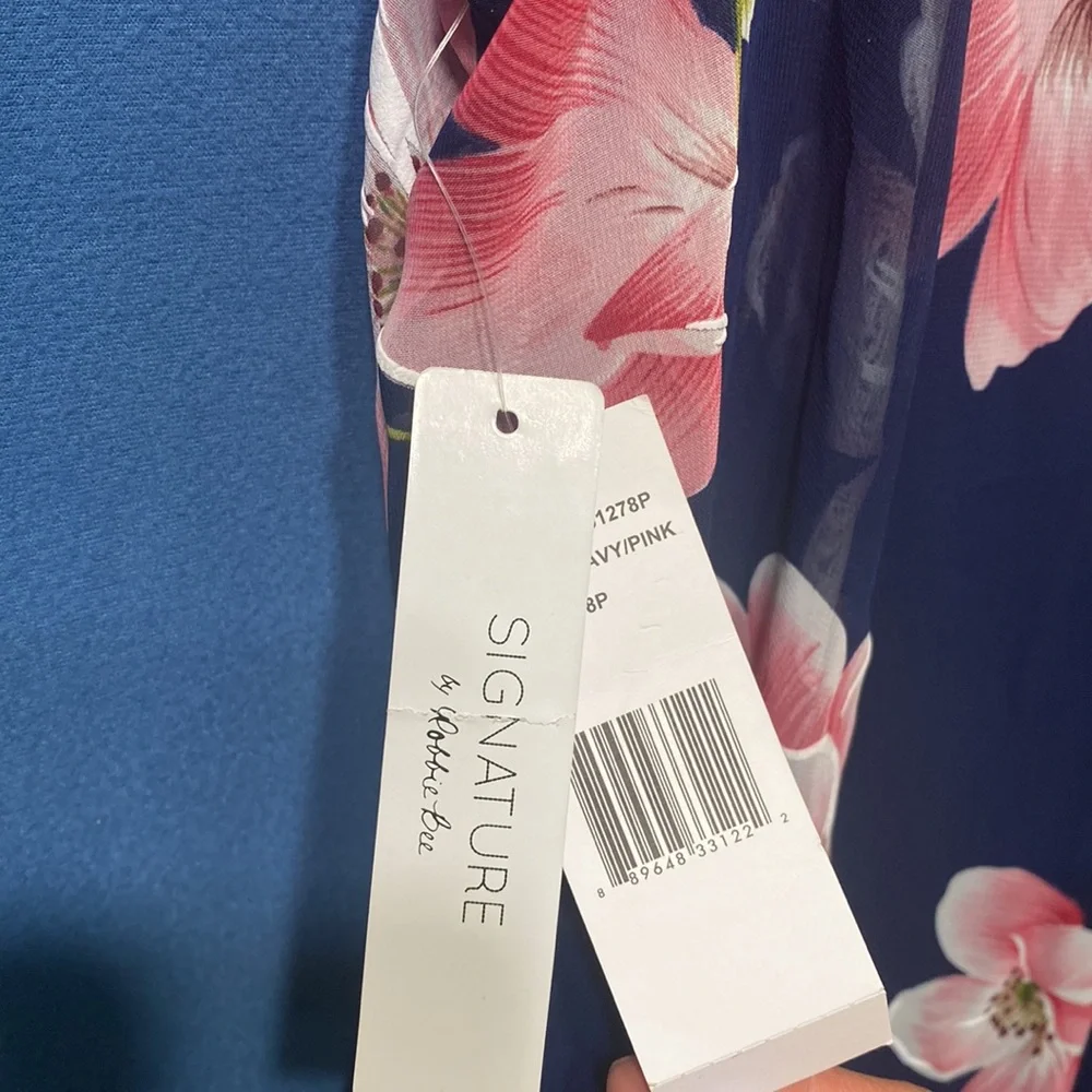 New open shoulders dress with turtleneck scarf size 8P, Signature by Robbie Bee
